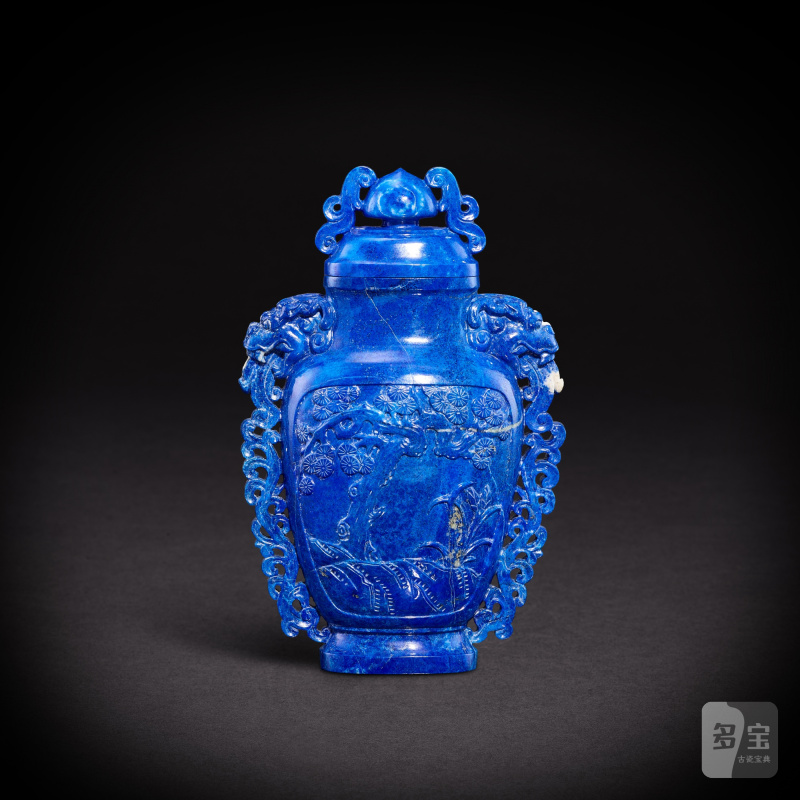 A lapis lazuli 'prunus and pine' vase and cover, Qing dynasty, 19th century | 清十九世紀 青金石松梅圖蓋瓶 - 图2